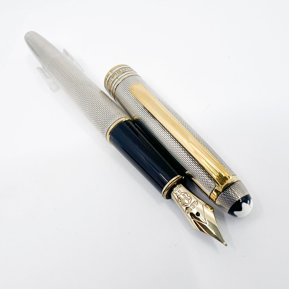 Montblanc Meisterstück Solitaire Barleycorn Sterling Silver #144 Fountain Pen - Fine 14kt Gold Nib