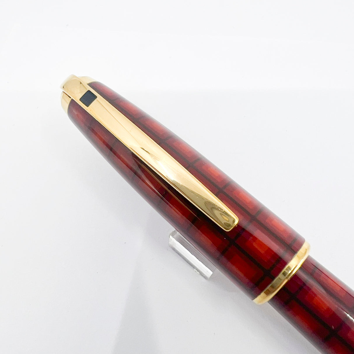 S.T. DuPont Orpheo Vertigo Laque de Chine Fountain Pen - Medium 18kt Gold Nib