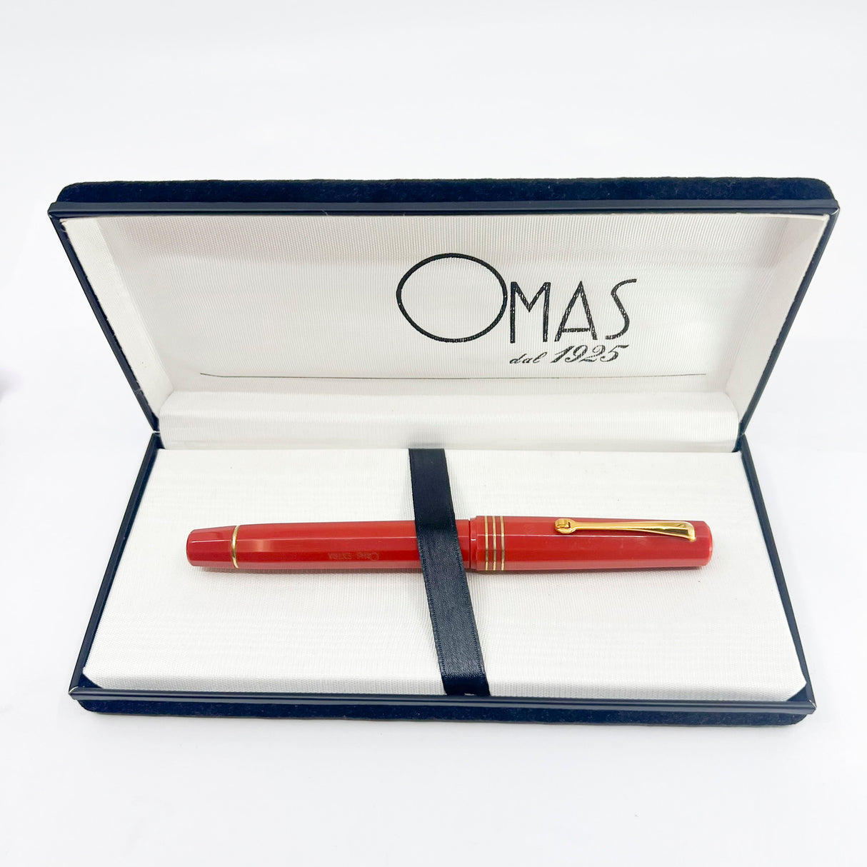 OMAS for Armando Simoni Club/1990's - Milord Paragon Coral Fountain Pen - Oblique Broad* 18kt Gold Nib