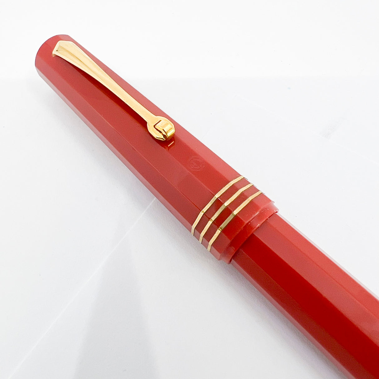 OMAS for Armando Simoni Club/1990's - Milord Paragon Coral Fountain Pen - Oblique Broad* 18kt Gold Nib