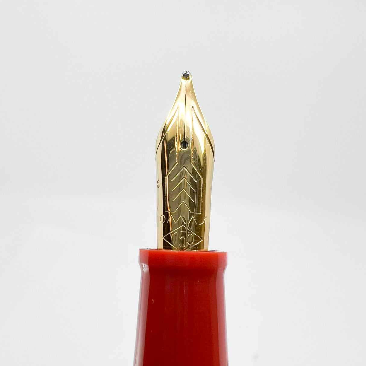 OMAS for Armando Simoni Club/1990's - Milord Paragon Coral Fountain Pen - Oblique Broad* 18kt Gold Nib