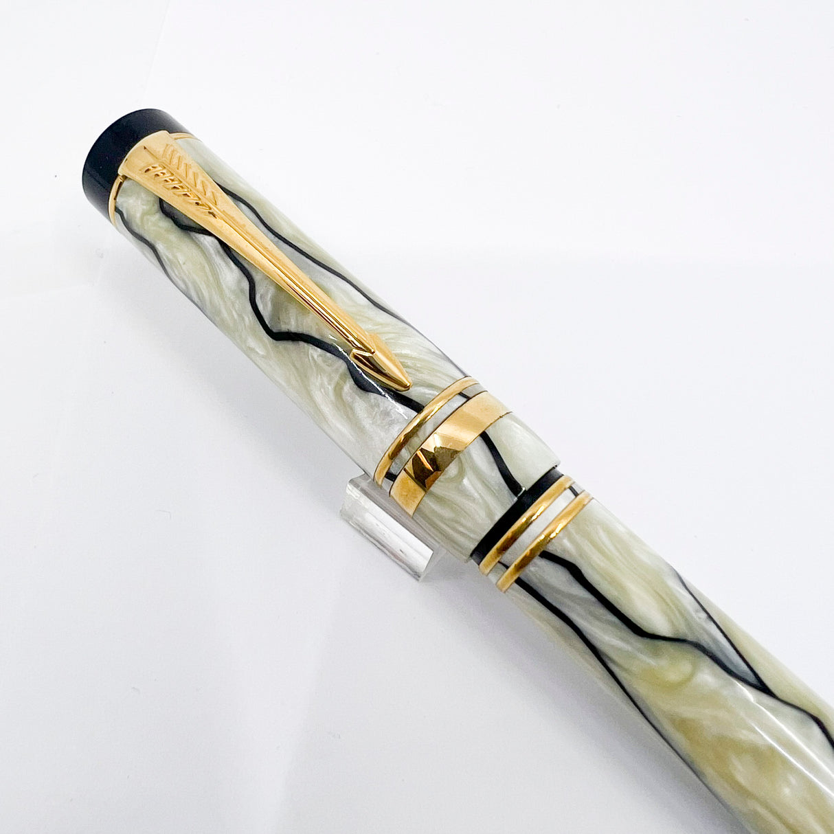 Parker Duofold International (Standard Size) Pearl & Black Fountain Pen - Medium 18kt Gold Nib