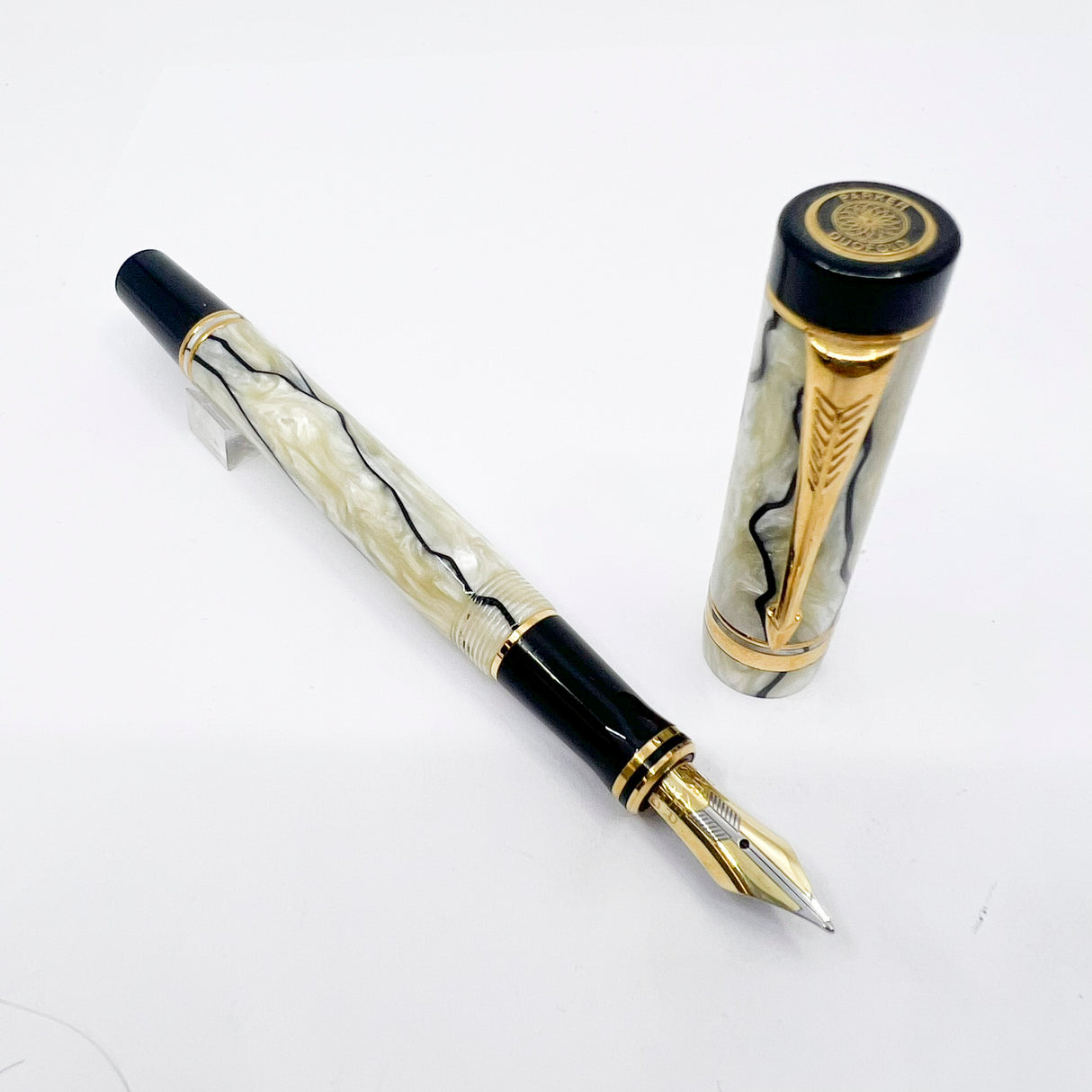 Parker Duofold International (Standard Size) Pearl & Black Fountain Pen - Medium 18kt Gold Nib
