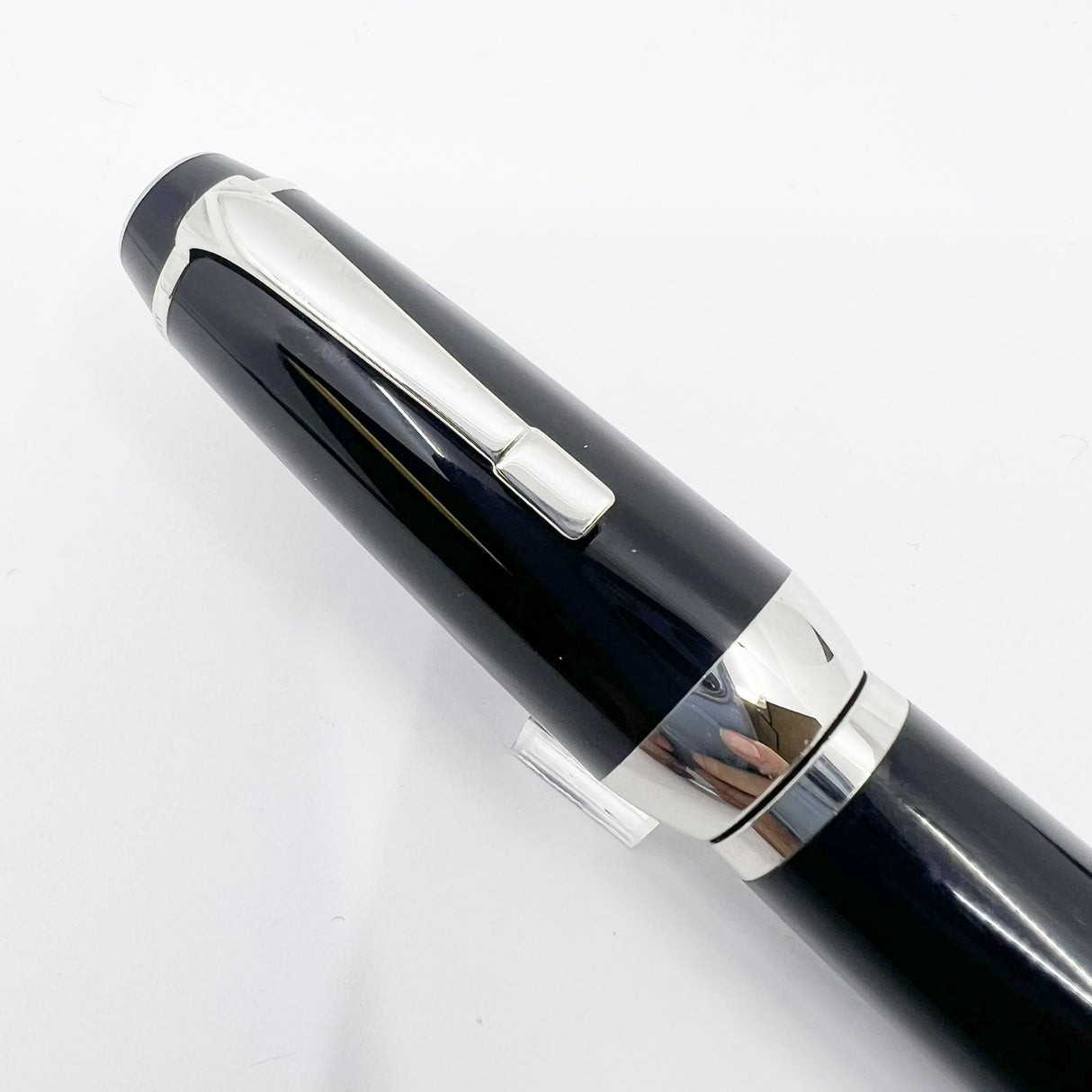 Montblanc Extra Large Boheme Retractable Fountain Pen - Stoneless Model - RARE - Made for a Short Period Circa 2002 - Stub-like Broad 18kt Gold Nib