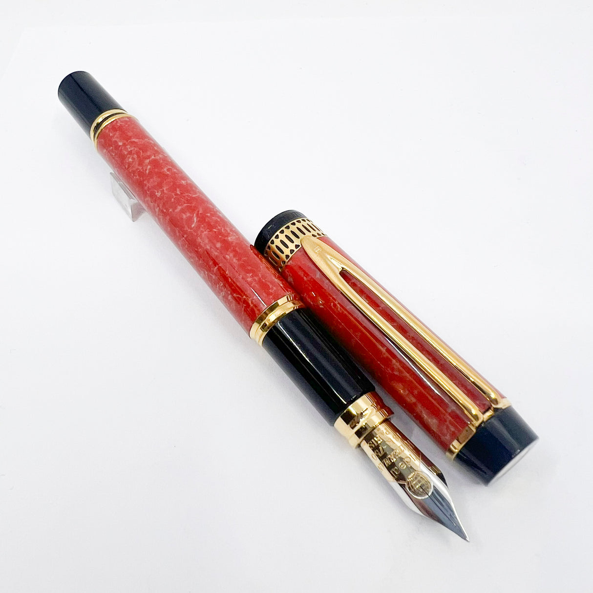Waterman Patrician Red Coral Marble Fountain Pen- Fine 18kt Gold Nib