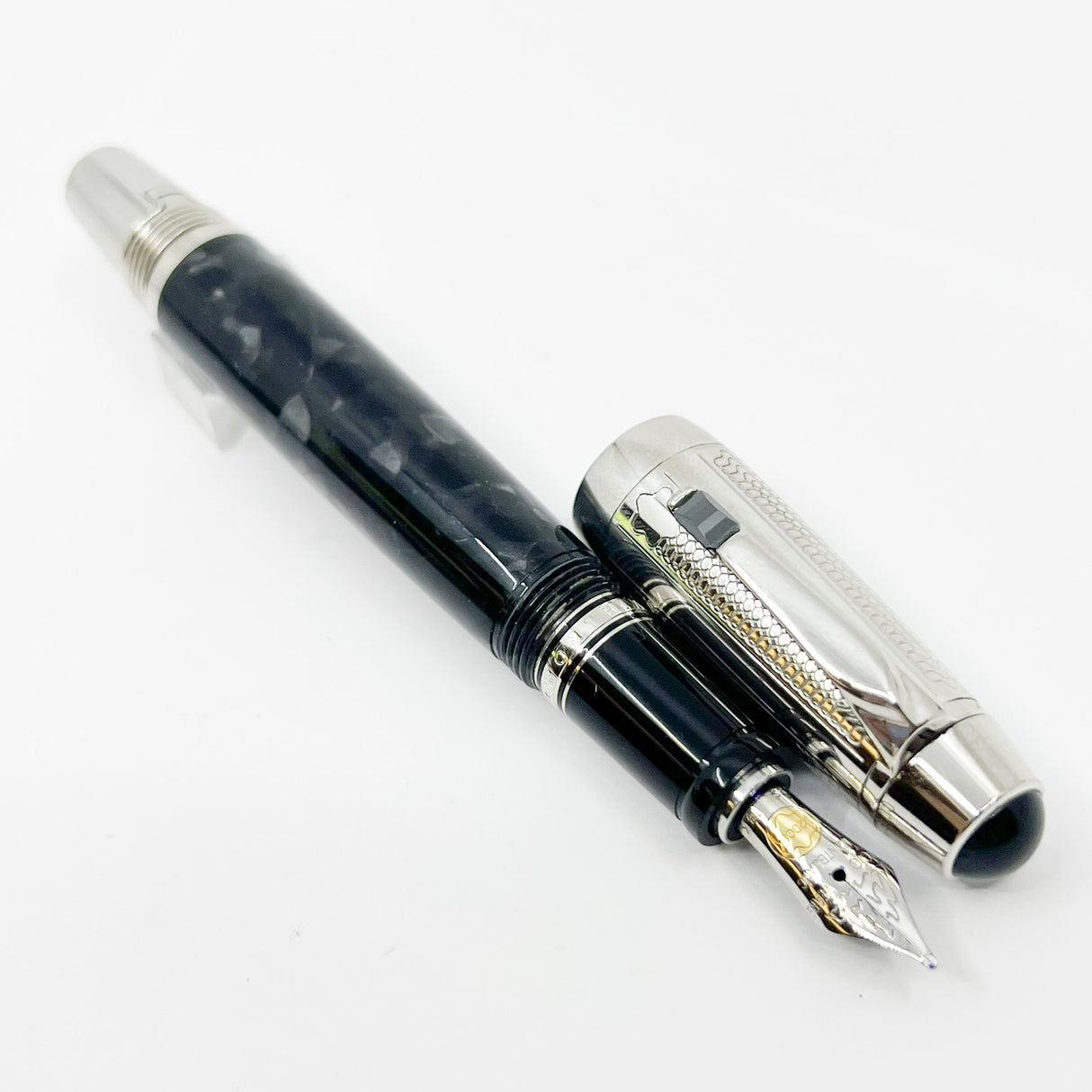 Montblanc Meisterstück Boheme Retractable Nib Soulmakers 100 Years LE 1906 Fountain Pen - Medium 18kt Gold Nib