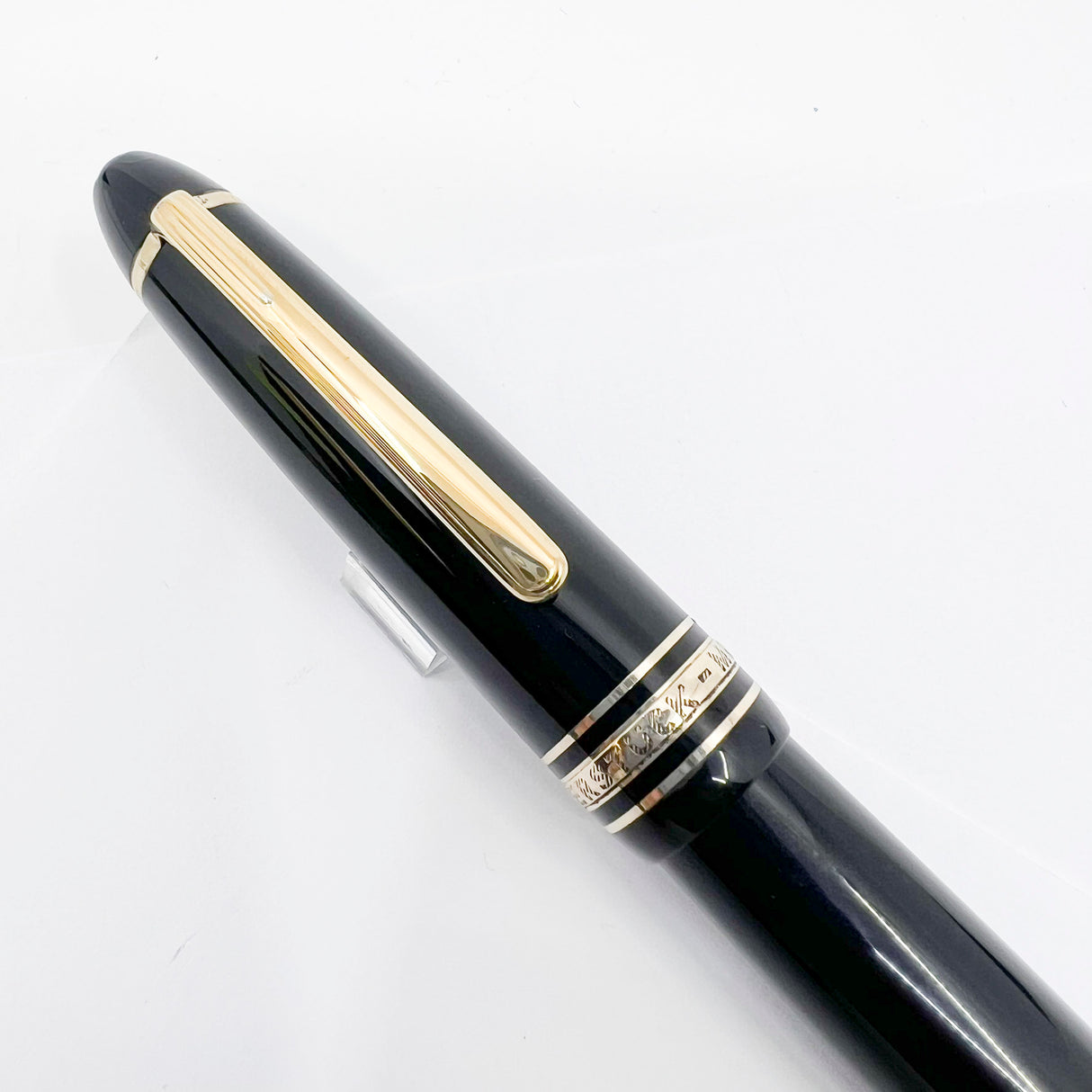 Montblanc Meisterstuck Black Resin #146 LeGrand Fountain Pen - Broad 14kt Gold Nib