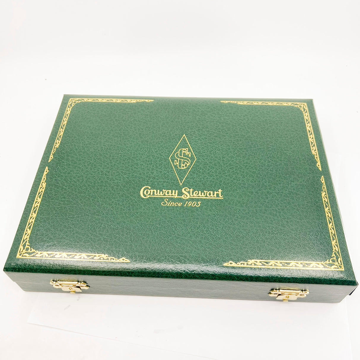 Conway Stewart Churchill Striped Ivory Finish Fountain Pen #172/300 - Broad 18kt Gold Nib