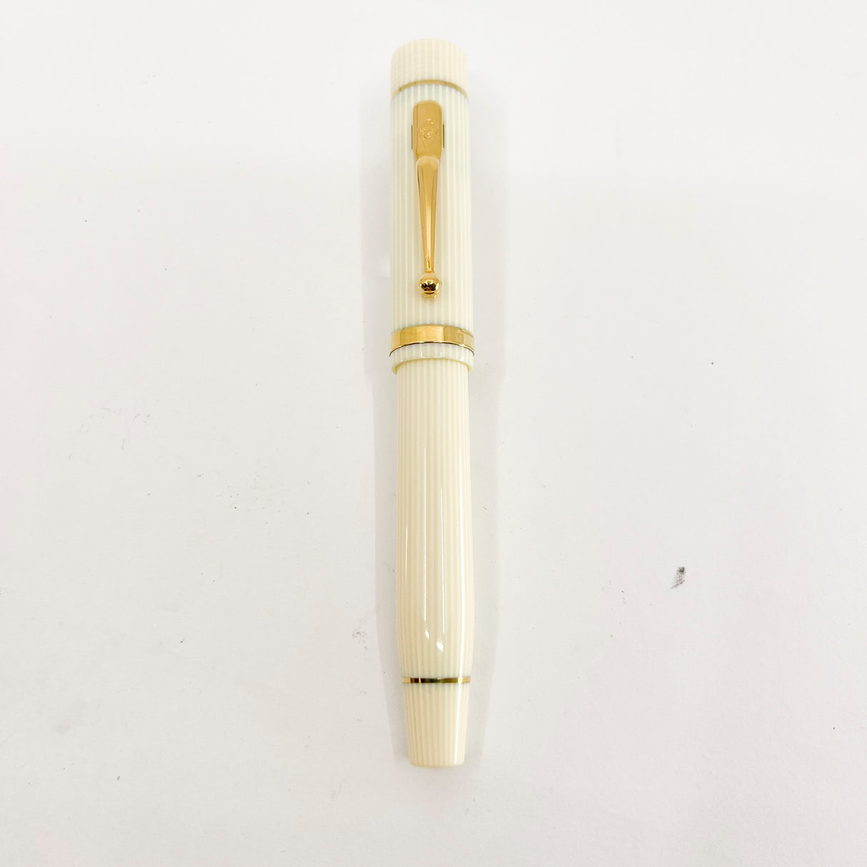 Conway Stewart Churchill Striped Ivory Finish Fountain Pen #172/300 - Broad 18kt Gold Nib