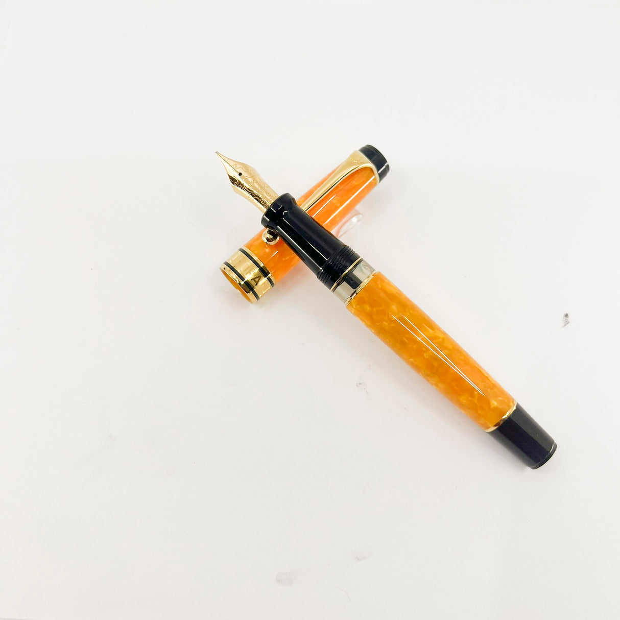 Aurora Sole Marbled Orange Limited Edition Boxed Set of Ballpoint Pen & Fountain Pen - Broad 18kt Gold Nib