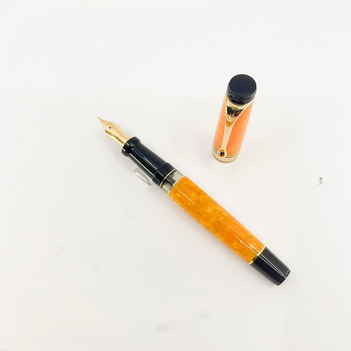Aurora Sole Marbled Orange Limited Edition Boxed Set of Ballpoint Pen & Fountain Pen - Broad 18kt Gold Nib