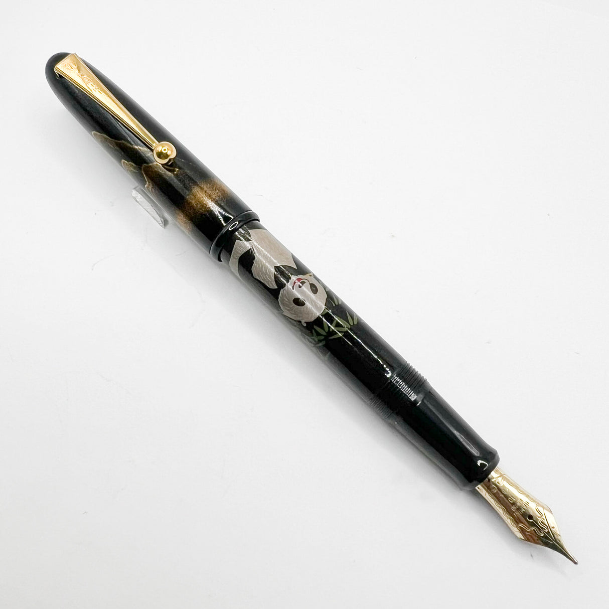 Namiki Yukari Panda Limited Edition Maki-e Fountain Pen - Broad 18kt Gold Nib