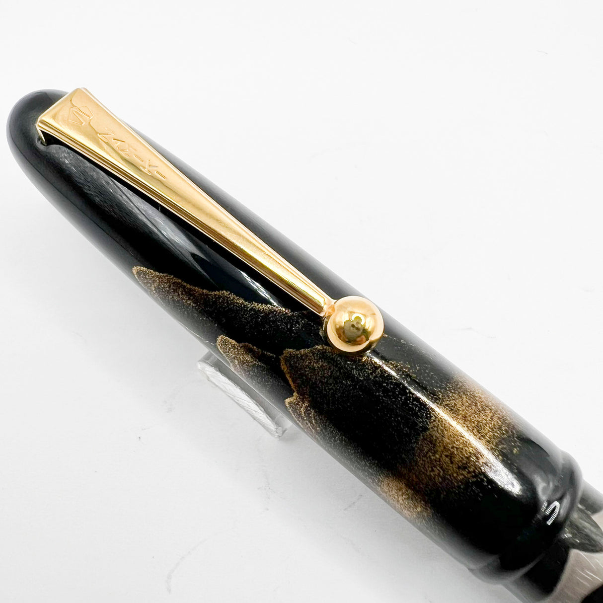 Namiki Yukari Panda Limited Edition Maki-e Fountain Pen - Broad 18kt Gold Nib