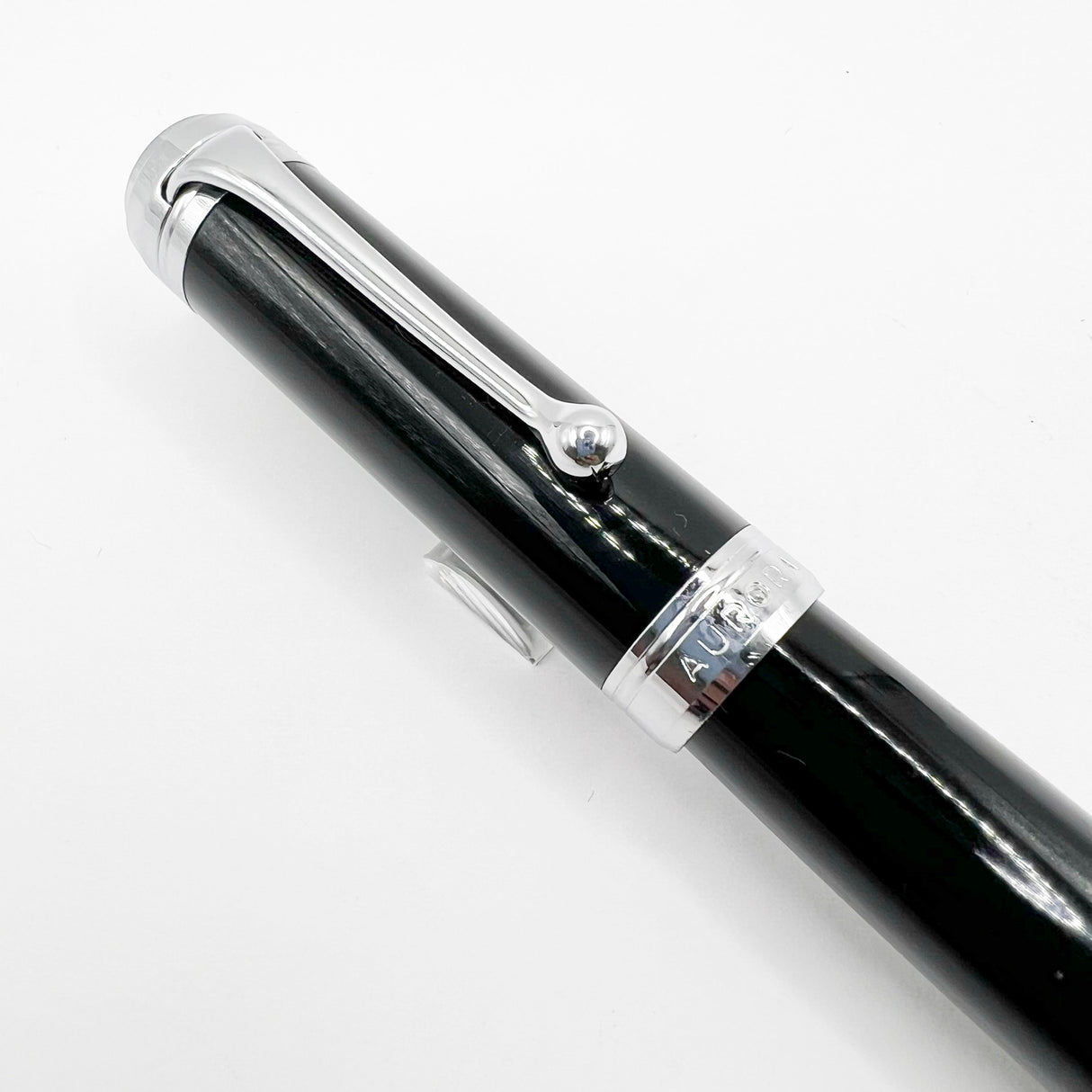 Aurora Black Talentum Fountain Pen - Medium 14 Kt Gold Nib