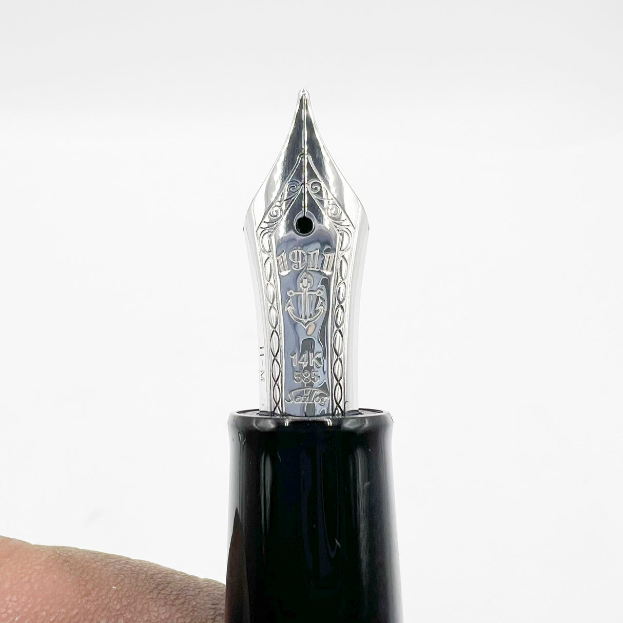 Sailor Professional Gear Slim Celestial Gray 2024 Pen of the Year Fountain Pen - Medium 14kt Gold Nib