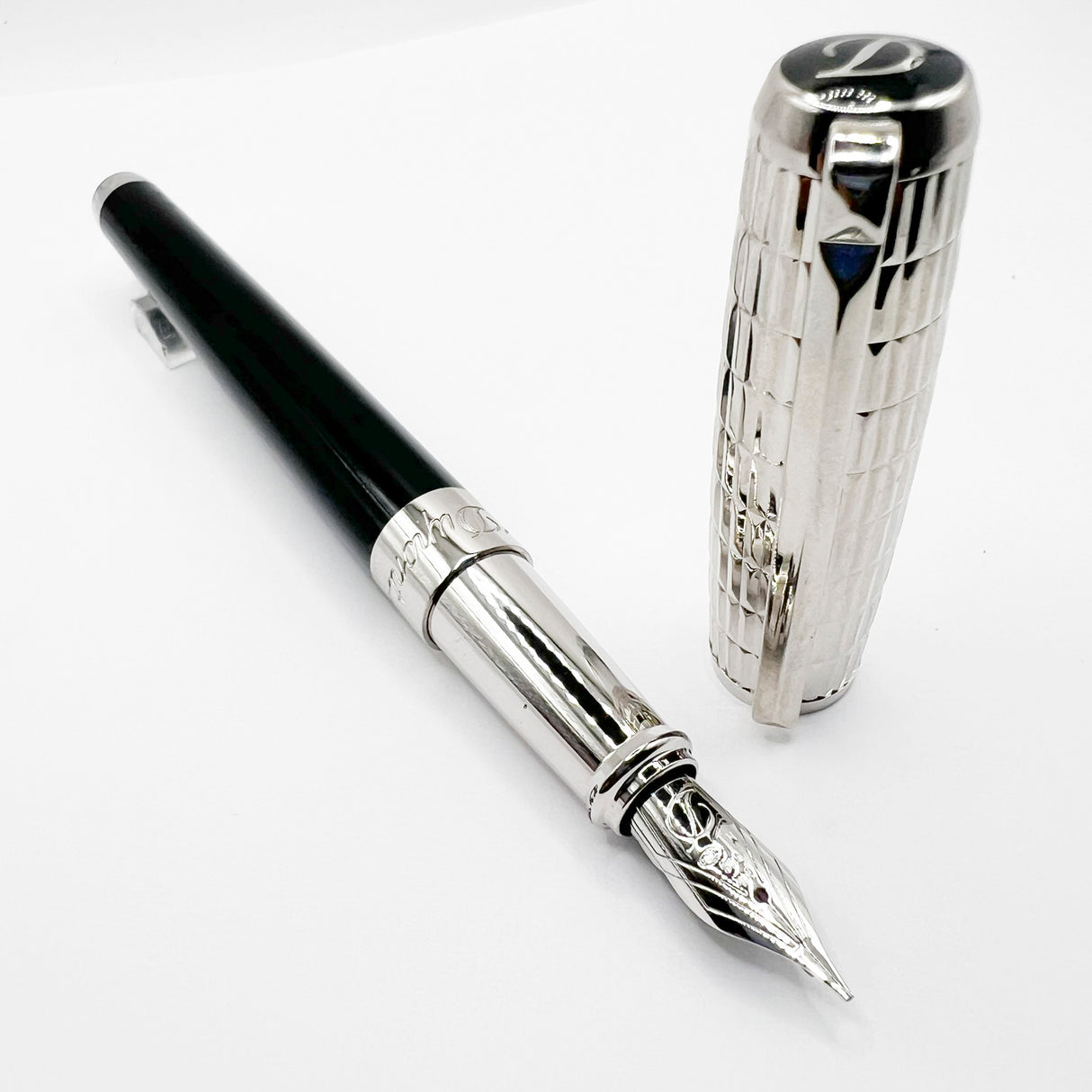 S.T. Dupont Large Line D Elysee Duotone Fountain Pen - Medium 14kt Gold Nib