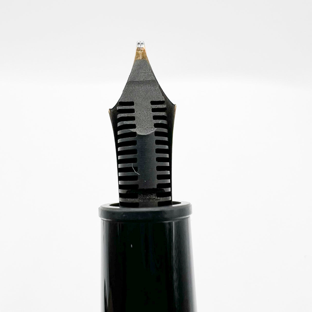 Montblanc Meisterstuck Black Resin #146 LeGrand Fountain Pen - Flexible Broad 14kt Gold Nib