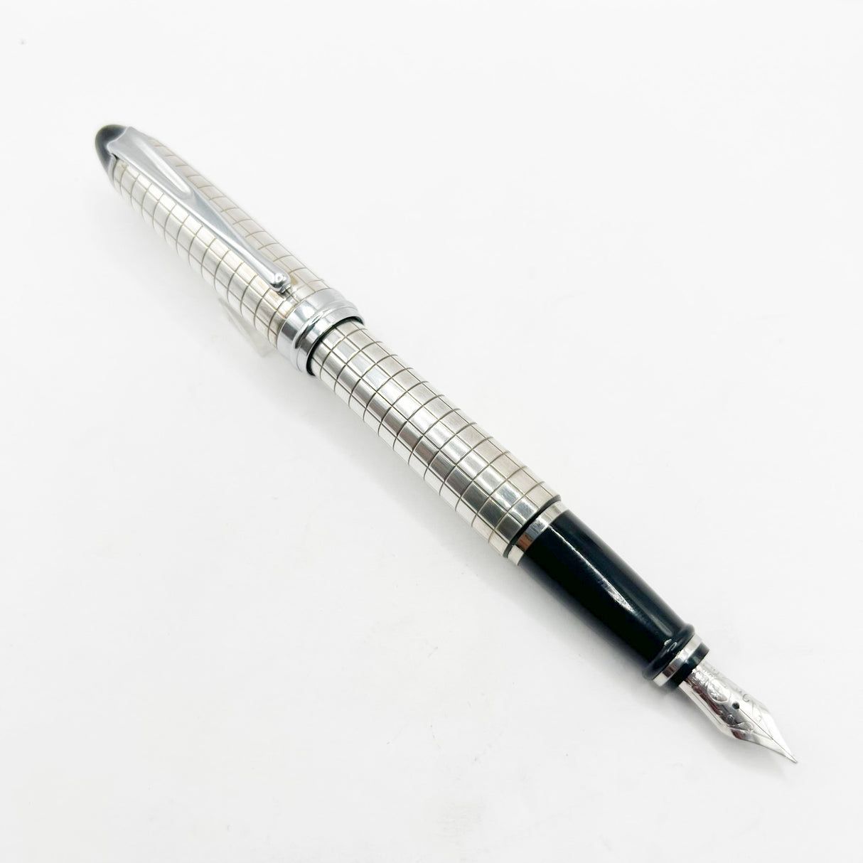 Aurora Sterling Silver Quadra Fountain Pen - Fine 14kt Gold Nib