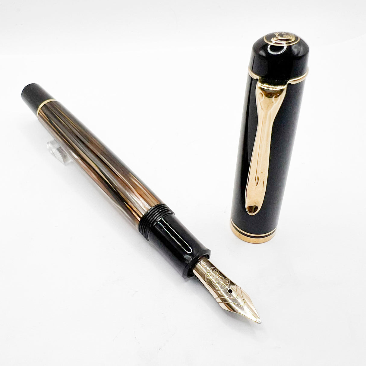 Pelikan M400 Tortoise Brown Fountain Pen - Broad 14kt Gold Nib