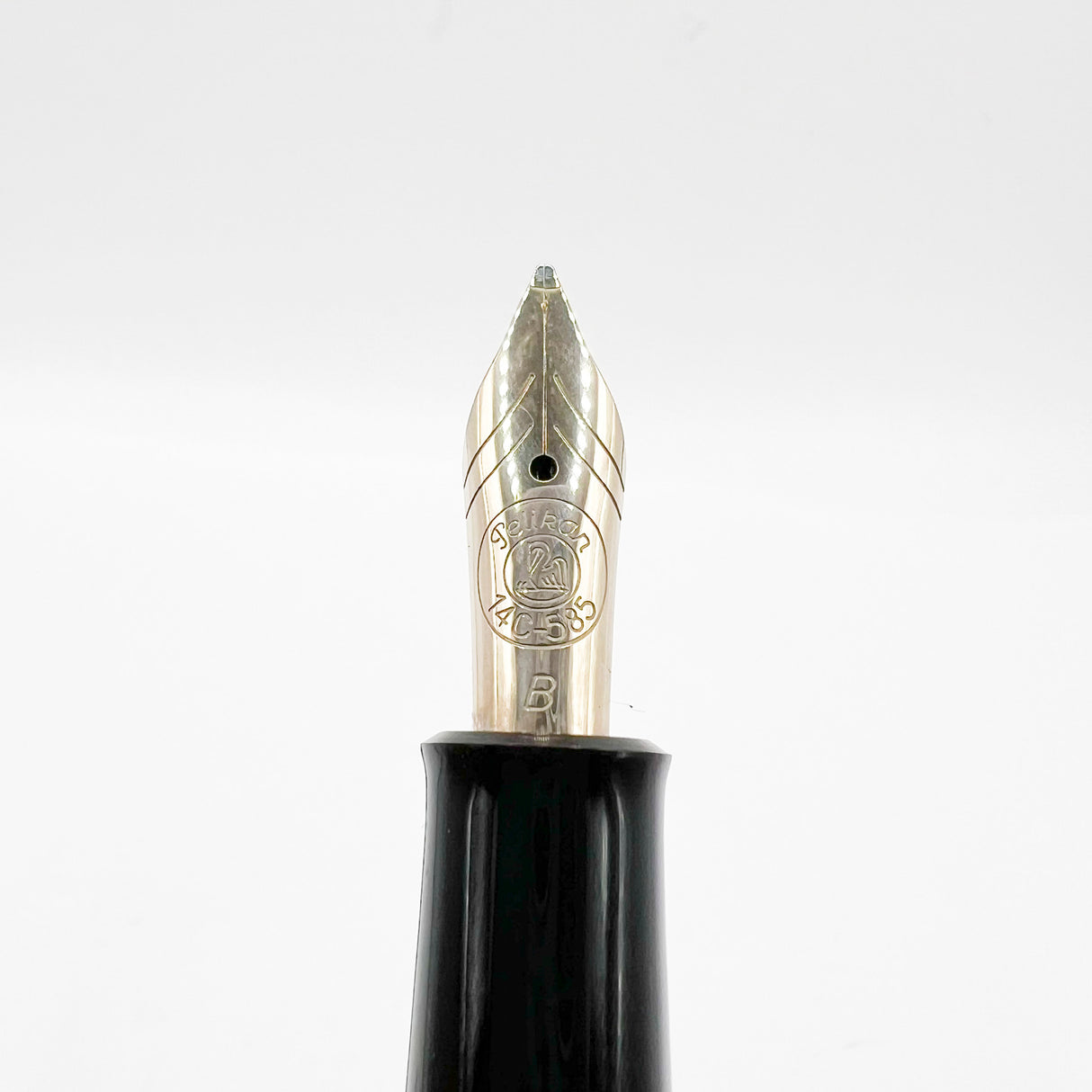 Pelikan M400 Tortoise Brown Fountain Pen - Broad 14kt Gold Nib