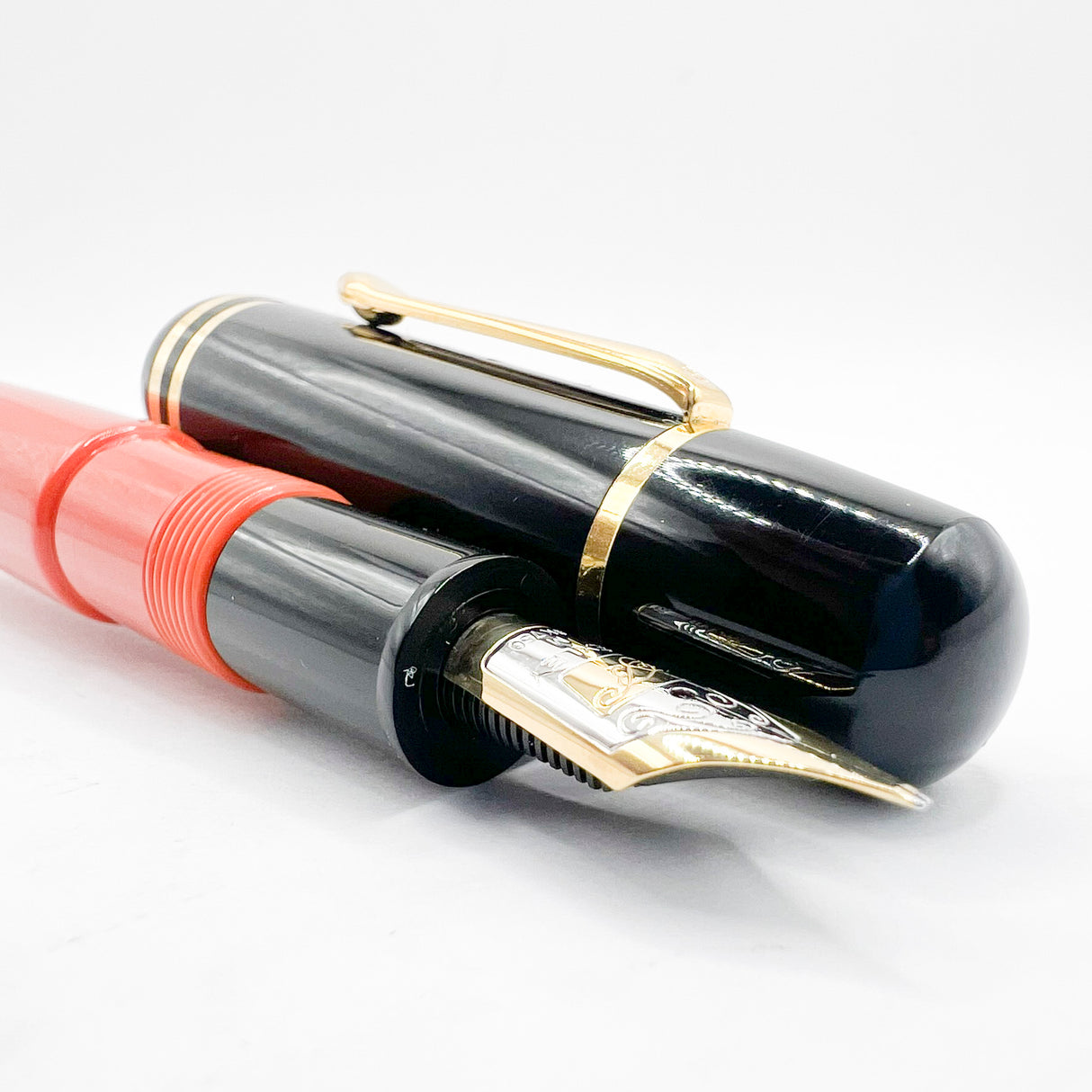 Bexley Tea Time MAGNUM Fountain Pen Made For Classic Pens - Semi-Flex Medium 18kt Gold Nib