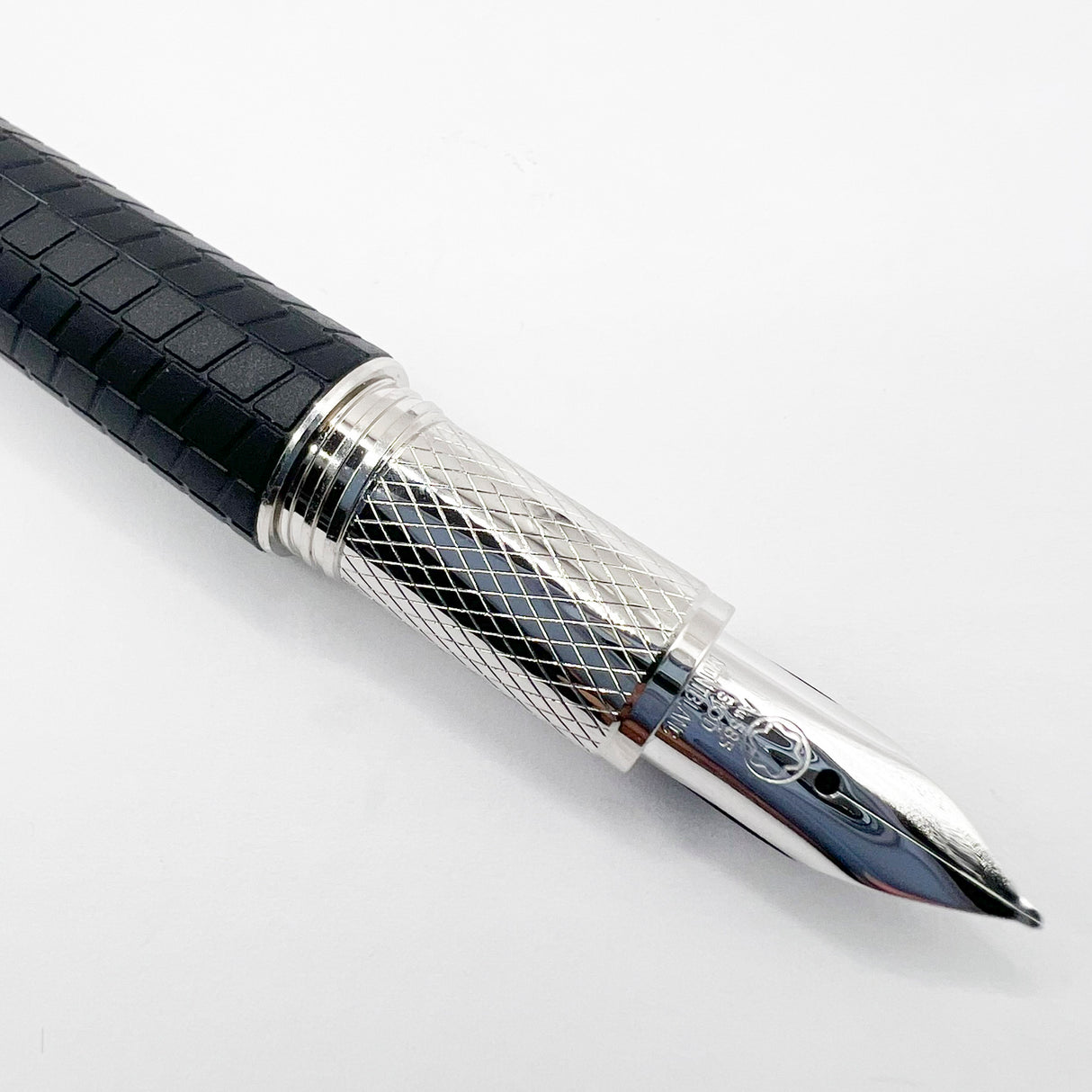 Montblanc Starwalker Doue Spirit of Racing Fountain Pen - Medium 14kt Gold Nib