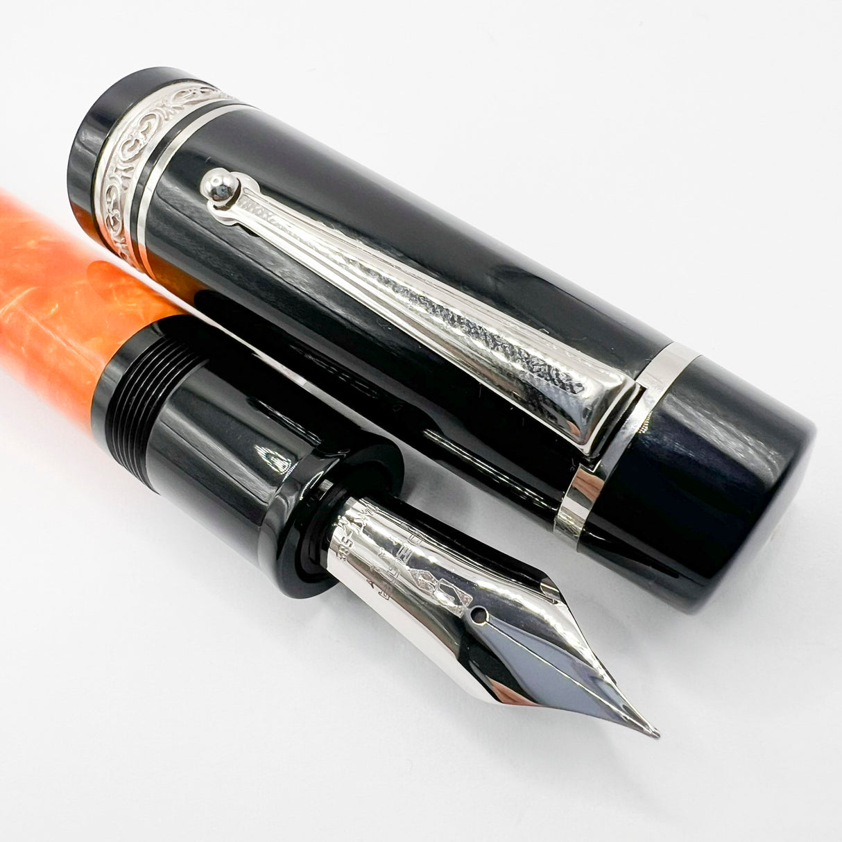 Delta DV Oversize Fountain Pen with Sterling Silver Cap Band - Oversized Medium 14kt Gold Nib