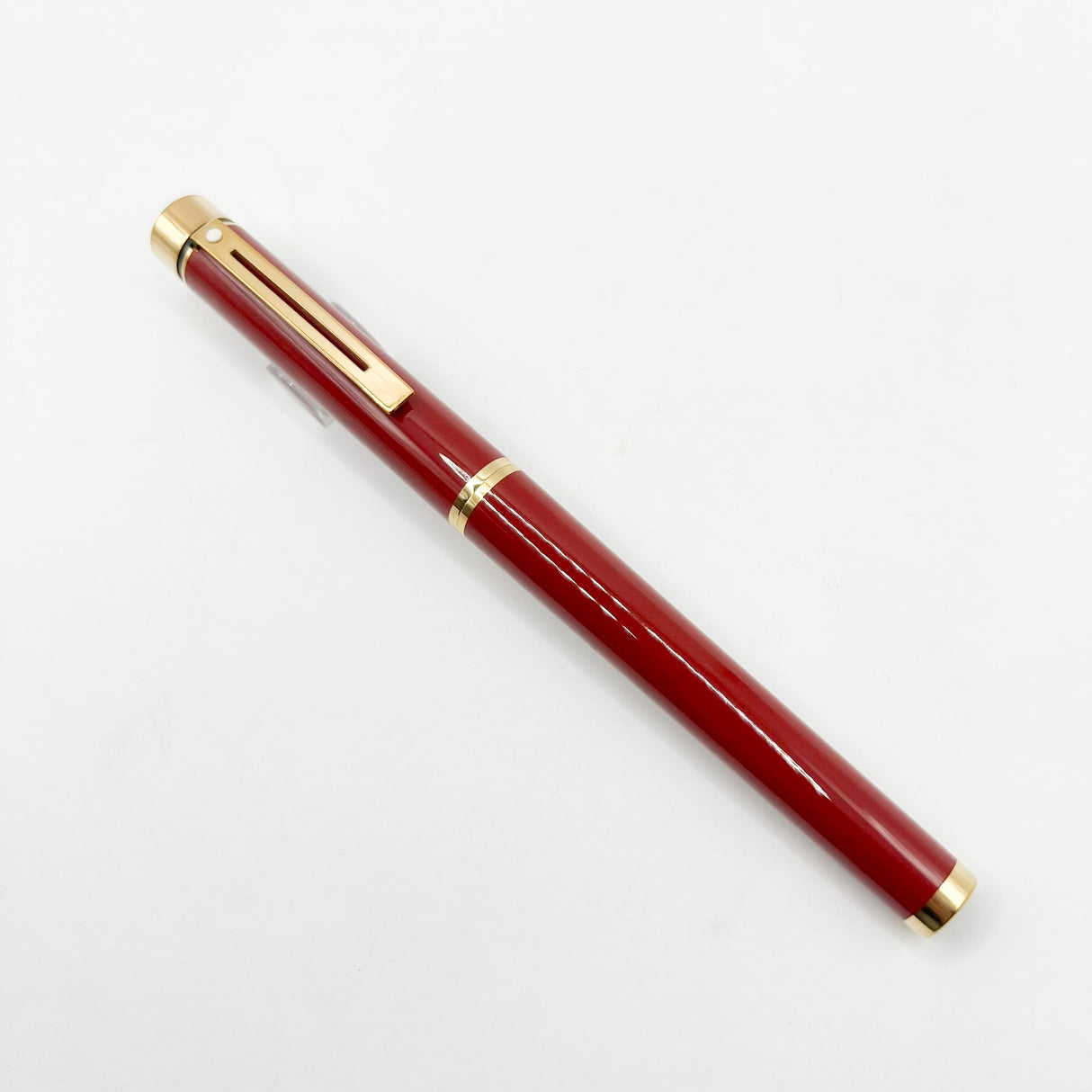Sheaffer Full Size Targa Red Lacque Fountain Pen - Medium 14kt Gold Nib