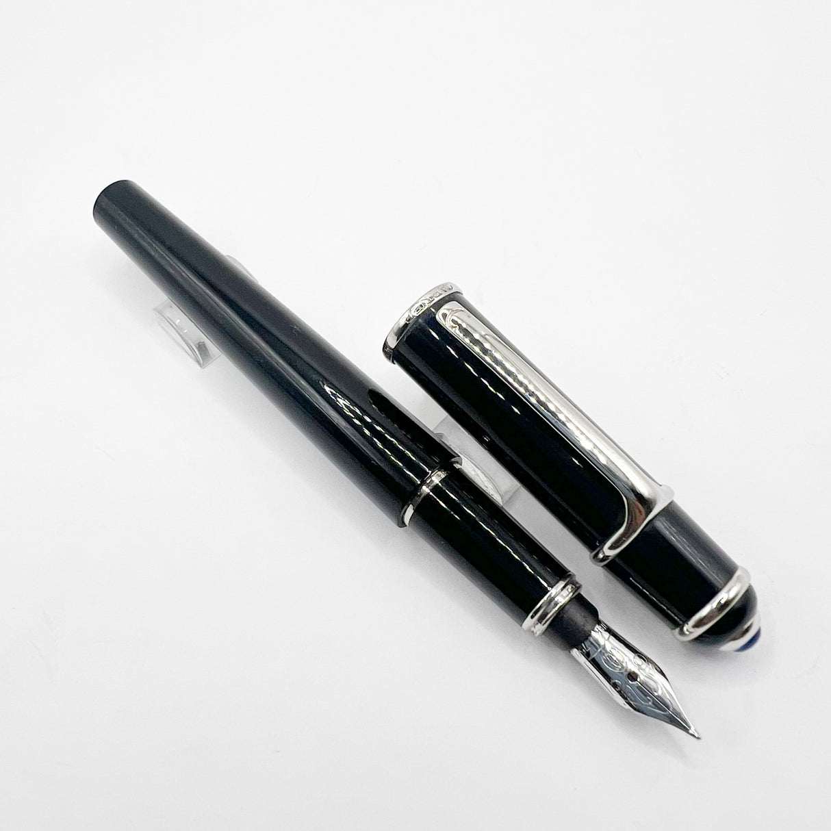 Cartier Midi Diabolo Black Fountain Pen - Medium 18kt Gold Nib