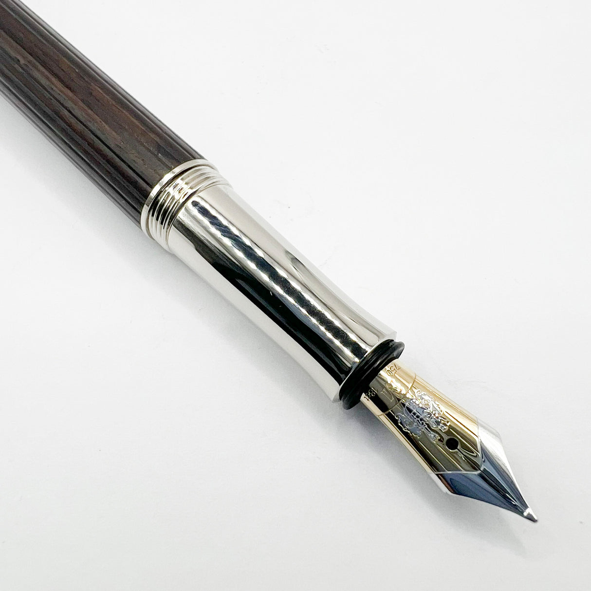 Graf von Faber Castell Grenadilla Wood Classic Fountain Pen - Medium 18kt Gold Nib