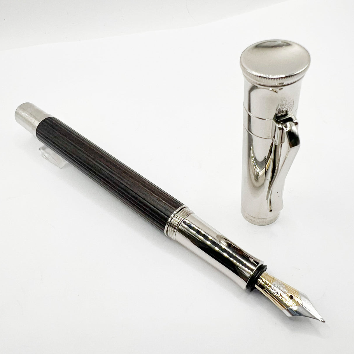 Graf von Faber Castell Grenadilla Wood Classic Fountain Pen - Medium 18kt Gold Nib