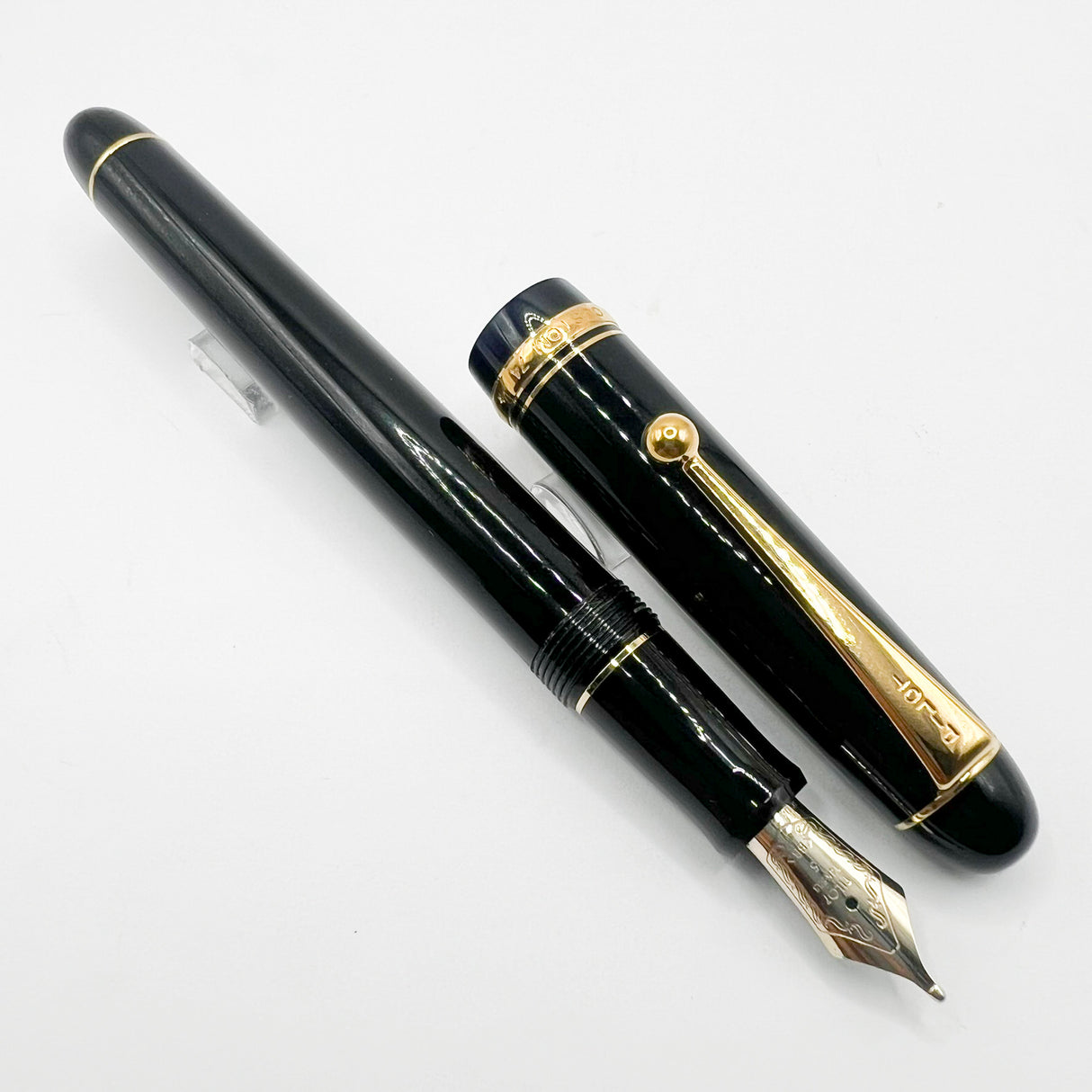 Pilot Custom 74 Black Fountain Pen - Double Broad 14kt Gold Nib
