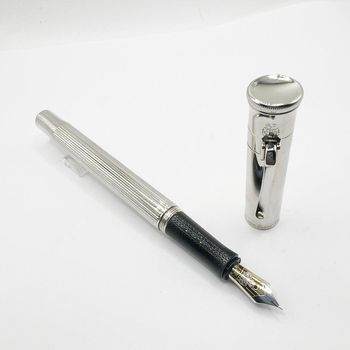 Graf von Faber Castell Platinum-Plated Classic Fountain Pen - Extra Fine 18kt Gold Nib