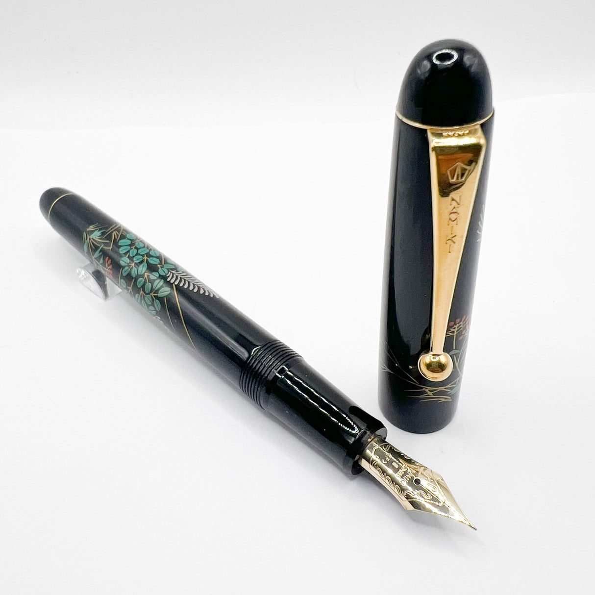 Pilot Namiki Nippon Art Wildflowers Fountain Pen - Fine 14kt Gold Nib