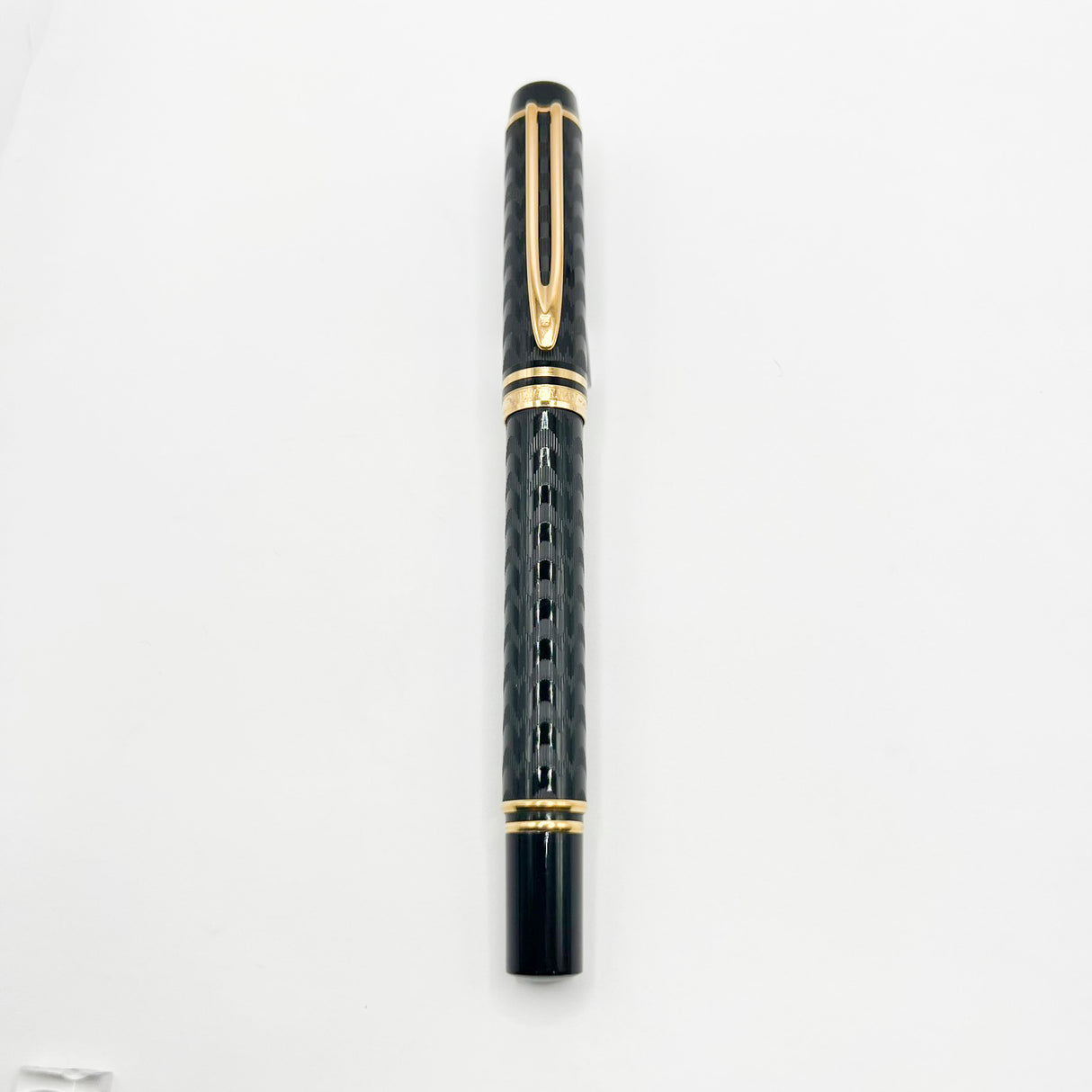 Waterman Man 100 Opera Chased Black Fountain Pen - Medium 18kt Gold Nib