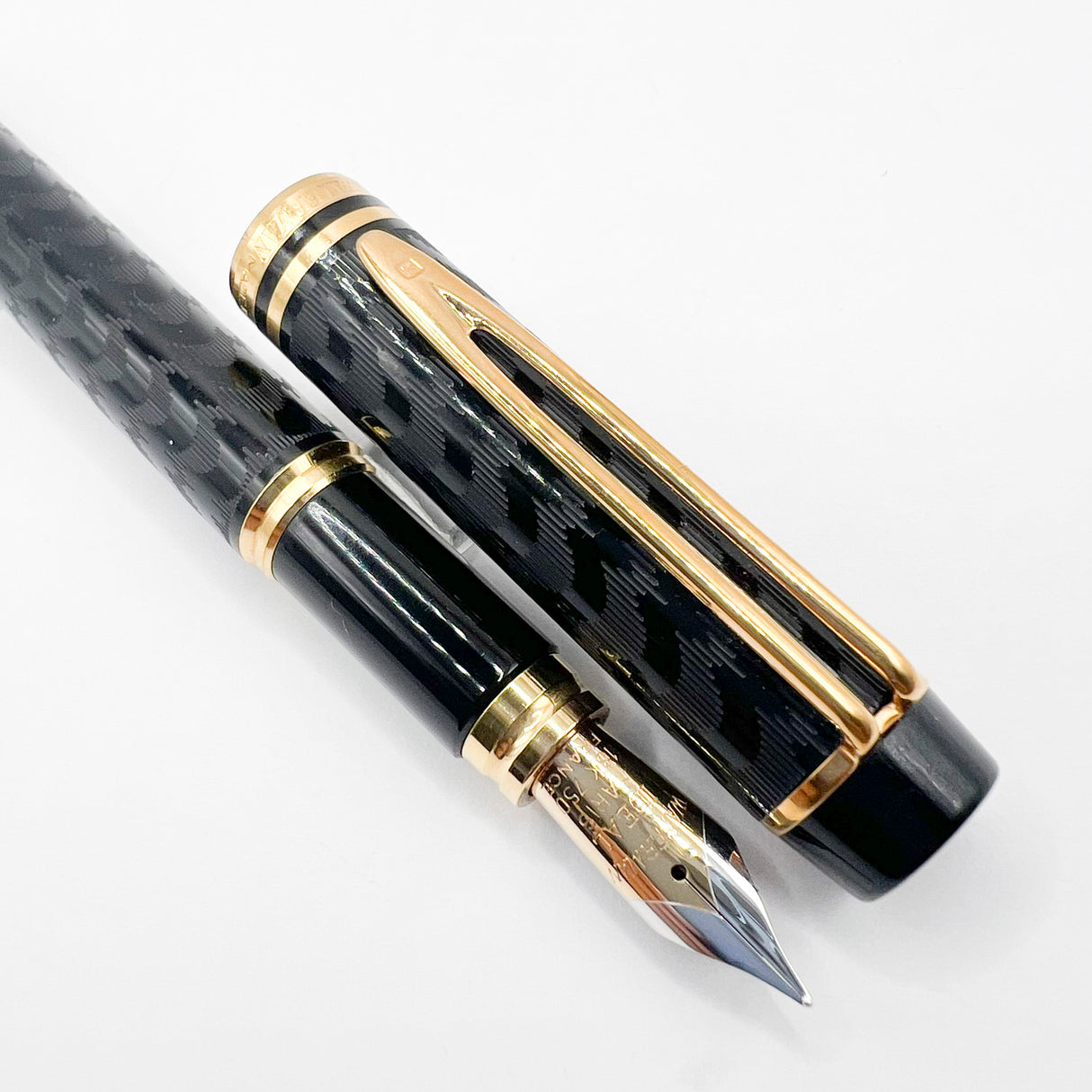 Waterman Man 100 Opera Chased Black Fountain Pen - Medium 18kt Gold Nib