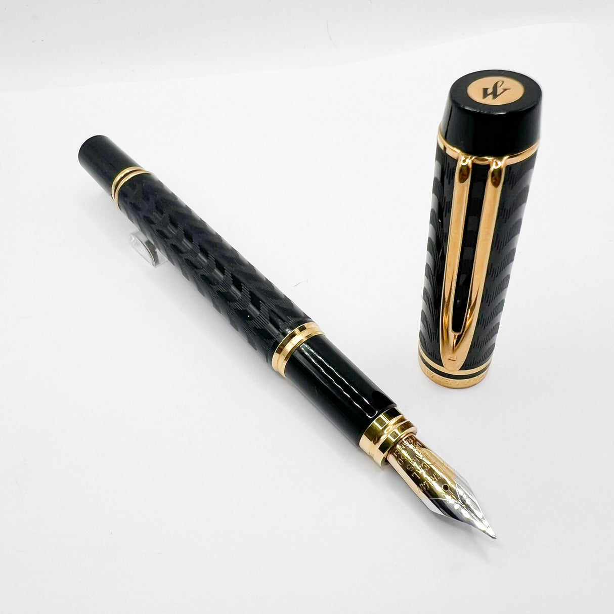 Waterman Man 100 Opera Chased Black Fountain Pen - Medium 18kt Gold Nib