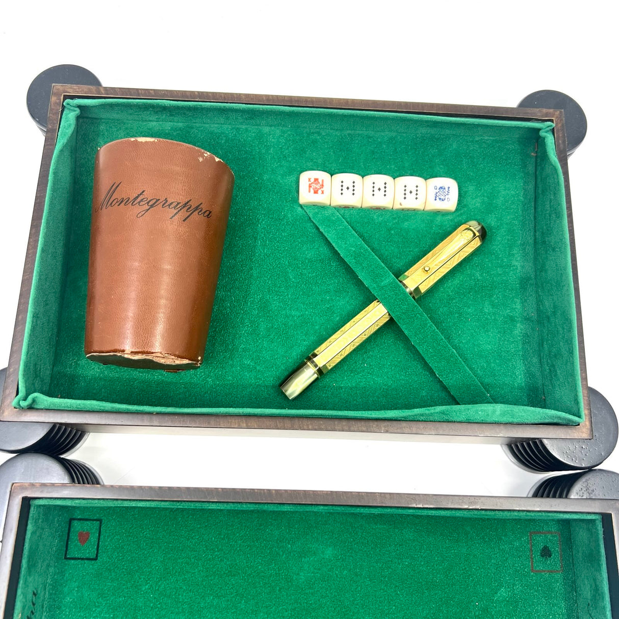 Montegrappa Queen of Hearts - 18 Kt SOLID GOLD Overlay - Medium 18kt Gold Nib