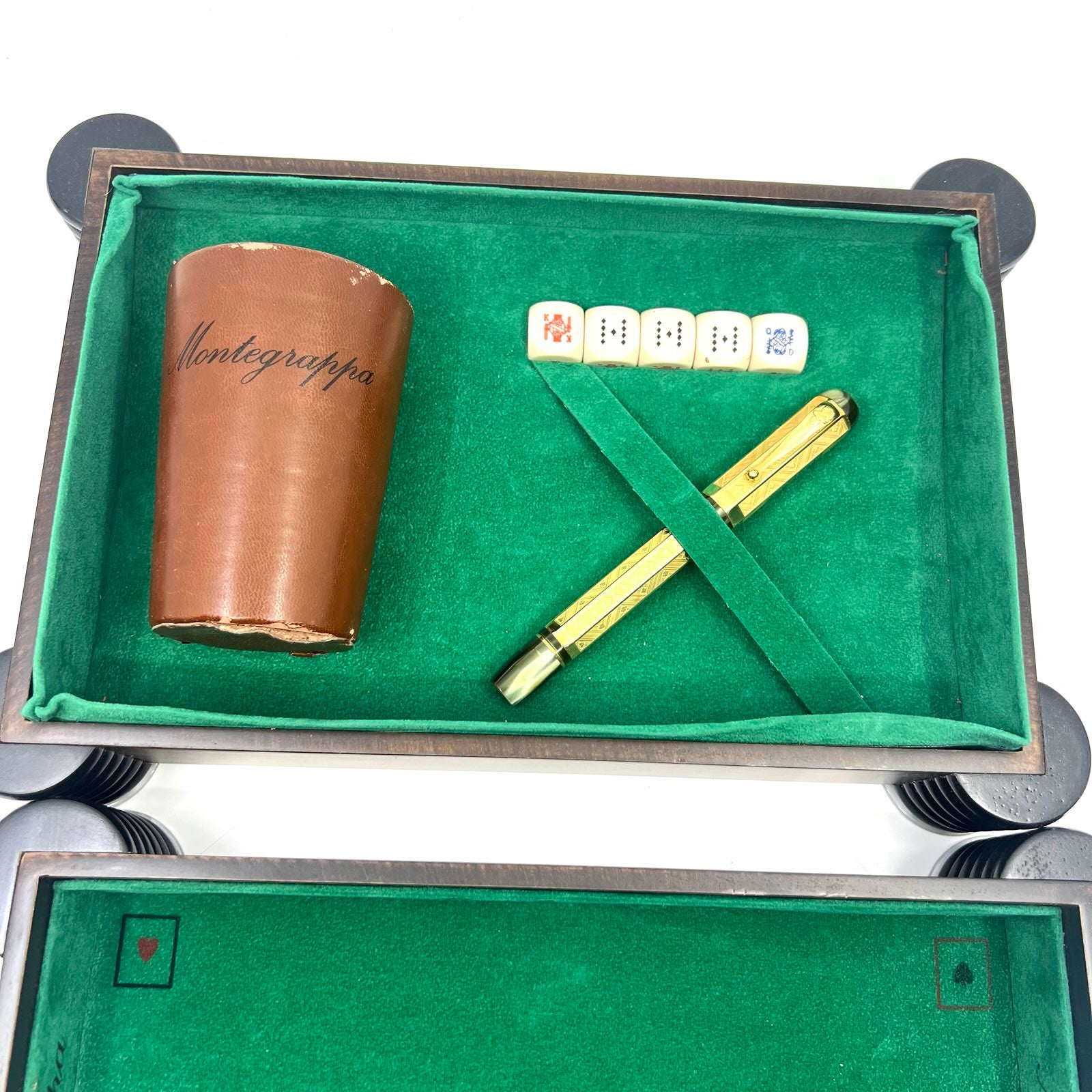 Montegrappa Queen of Hearts - 18 Kt SOLID GOLD Overlay - Medium 18kt Gold Nib