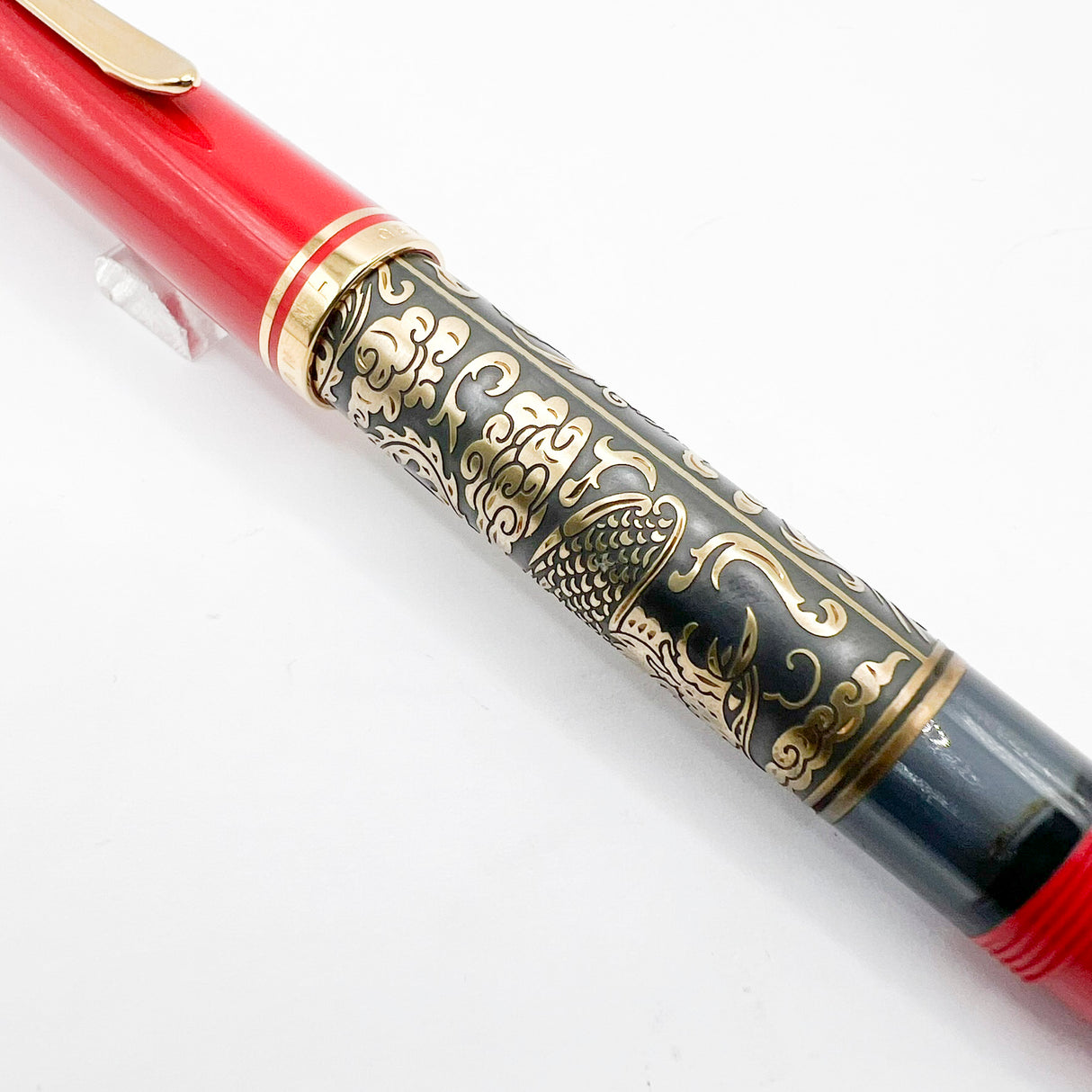 Pelikan Golden Phoenix Limited Edition Fountain Pen - Fine 18kt Gold Nib