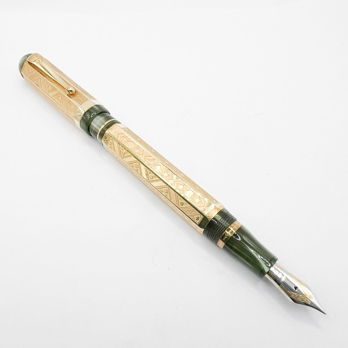 Montegrappa Queen of Hearts - 18 Kt SOLID GOLD Overlay - Medium 18kt Gold Nib