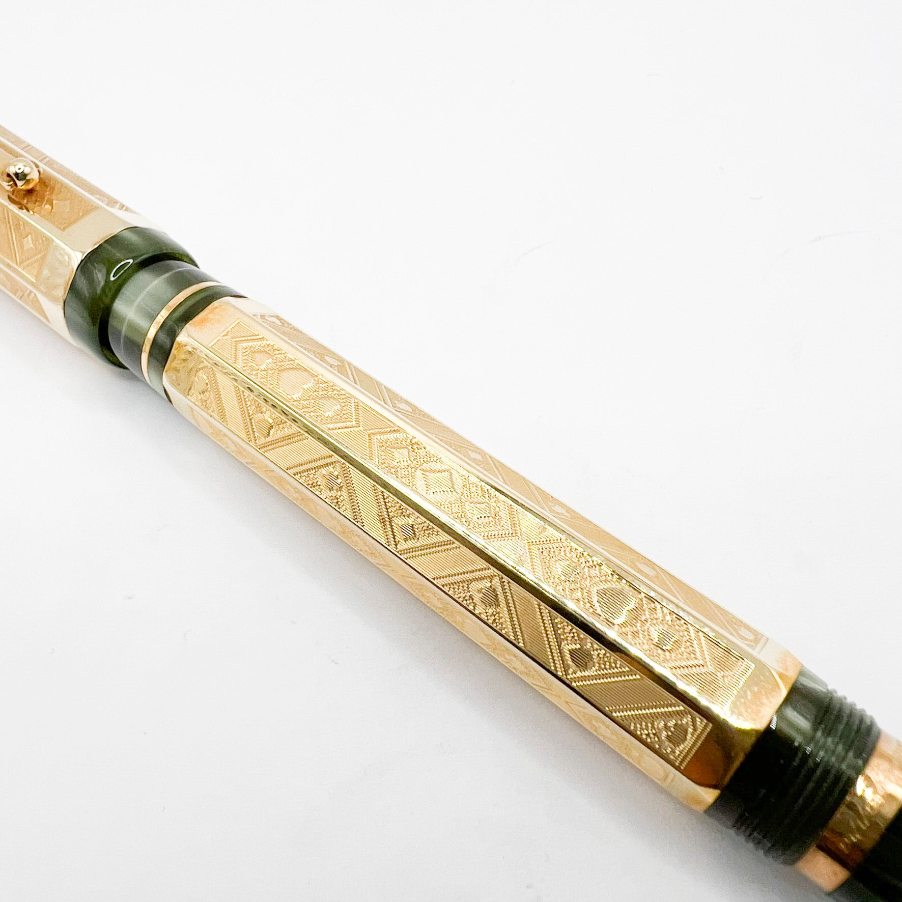 Montegrappa Queen of Hearts - 18 Kt SOLID GOLD Overlay - Medium 18kt Gold Nib