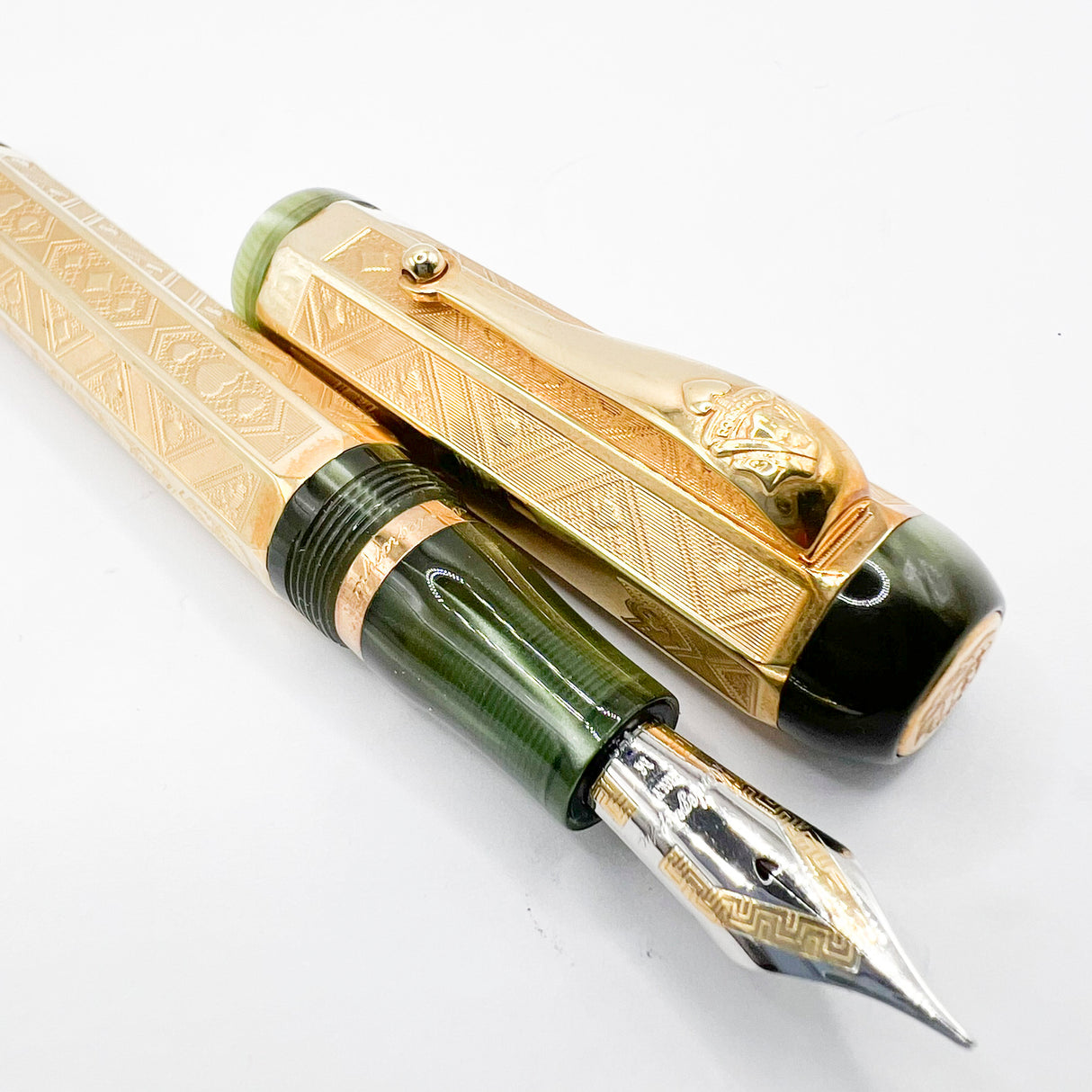 Montegrappa Queen of Hearts - 18 Kt SOLID GOLD Overlay - Medium 18kt Gold Nib