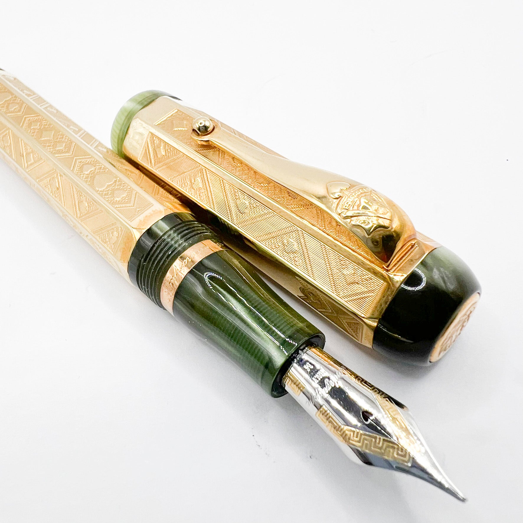 Montegrappa Queen of Hearts - 18 Kt SOLID GOLD Overlay - Medium 18kt Gold Nib
