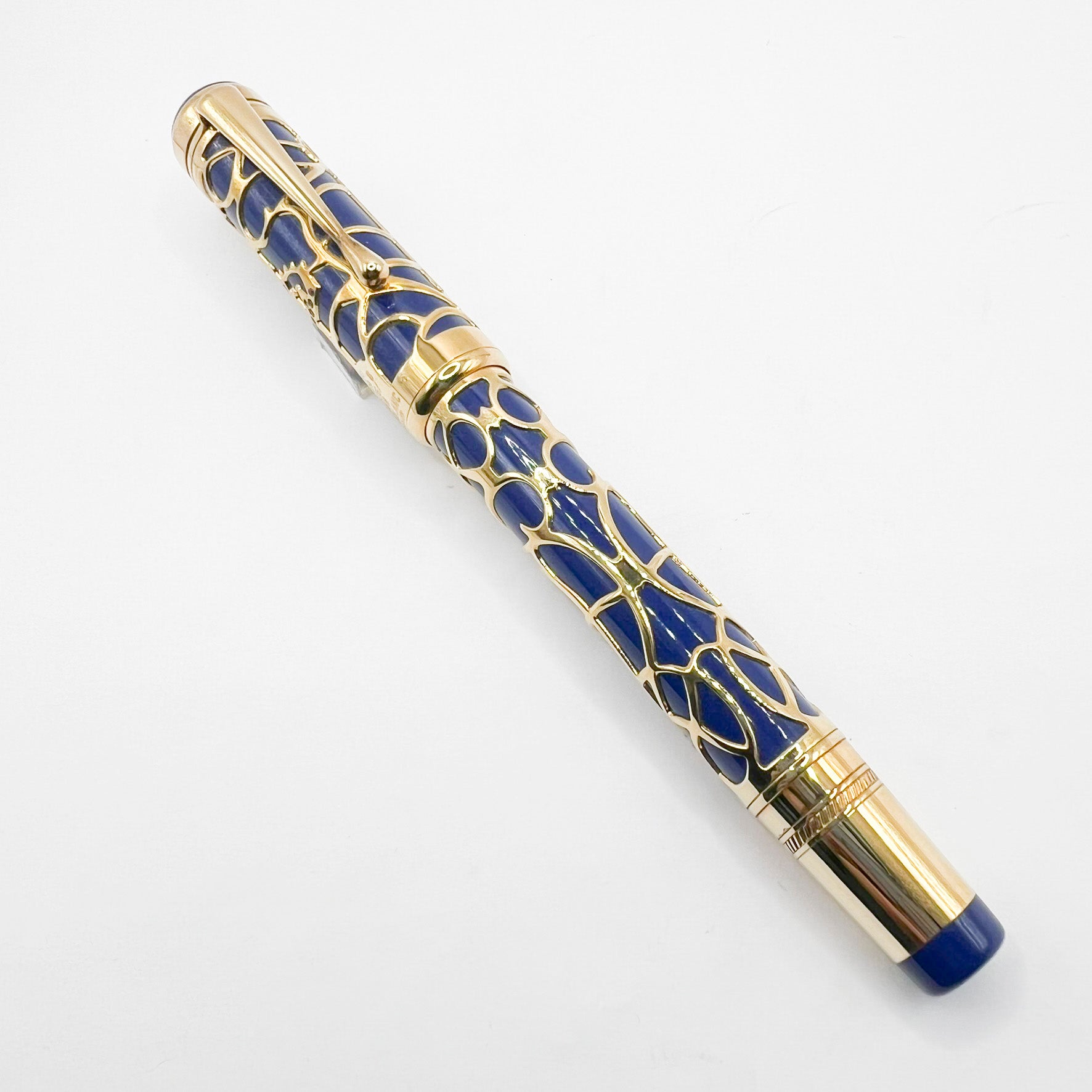 Montblanc Prince Regent 888- 18 Kt SOLID GOLD Overlay - Patron Of The Arts Limited Edition Fountain Pen - Medium 18kt Gold Nib