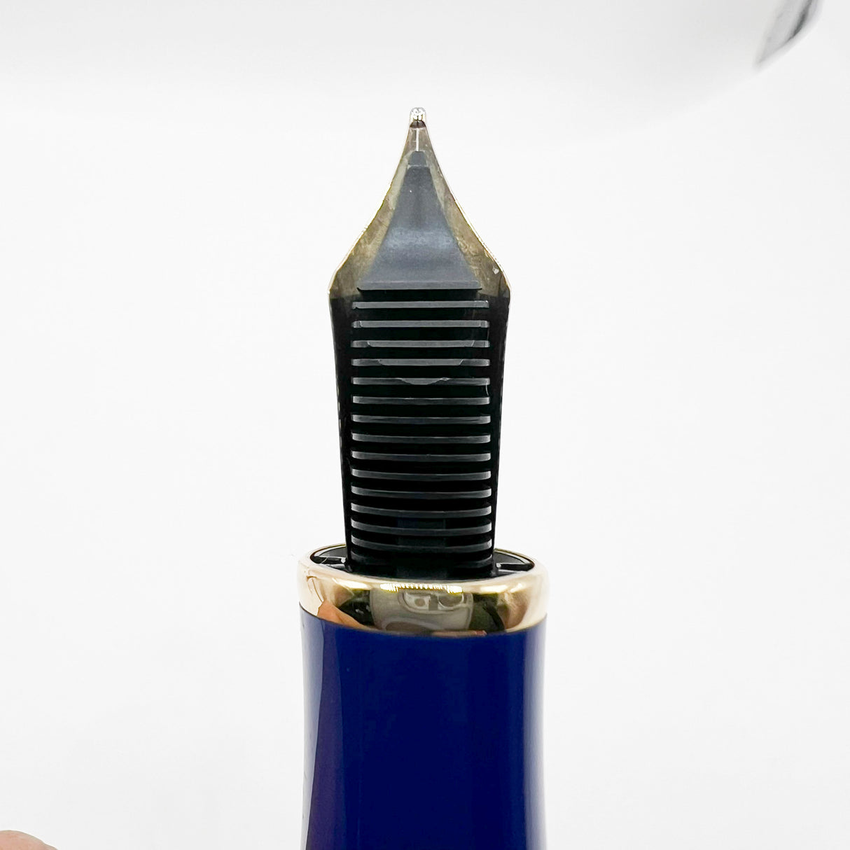 Montblanc Prince Regent 888- 18 Kt SOLID GOLD Overlay - Patron Of The Arts Limited Edition Fountain Pen - Medium 18kt Gold Nib