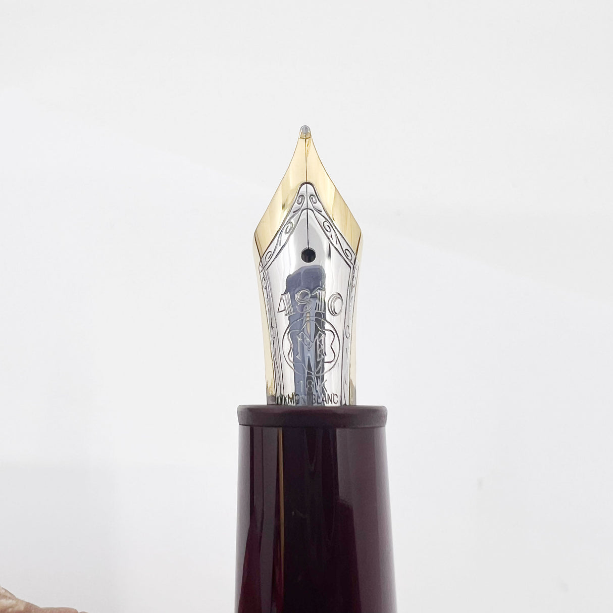 Montblanc Meisterstuck Bordeaux Resin 146 LeGrand Fountain Pen - Fine 14kt Gold Nib