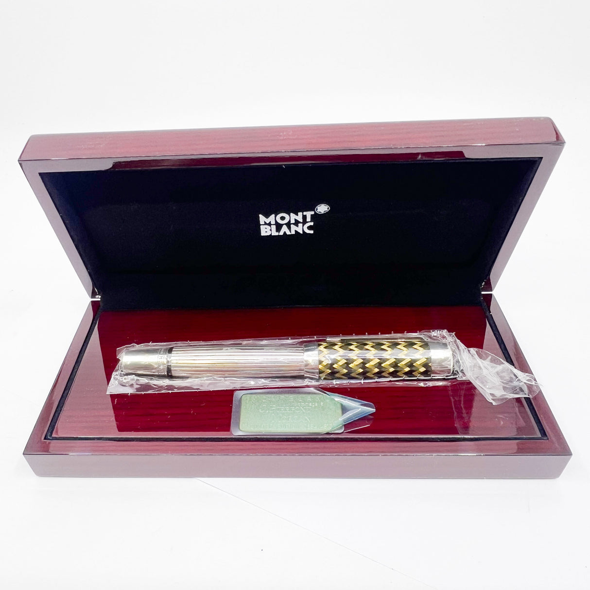 Montblanc J.P. Morgan 2004 Patron Of The Arts Limited Edition Fountain Pen - Medium 18kt Gold Nib