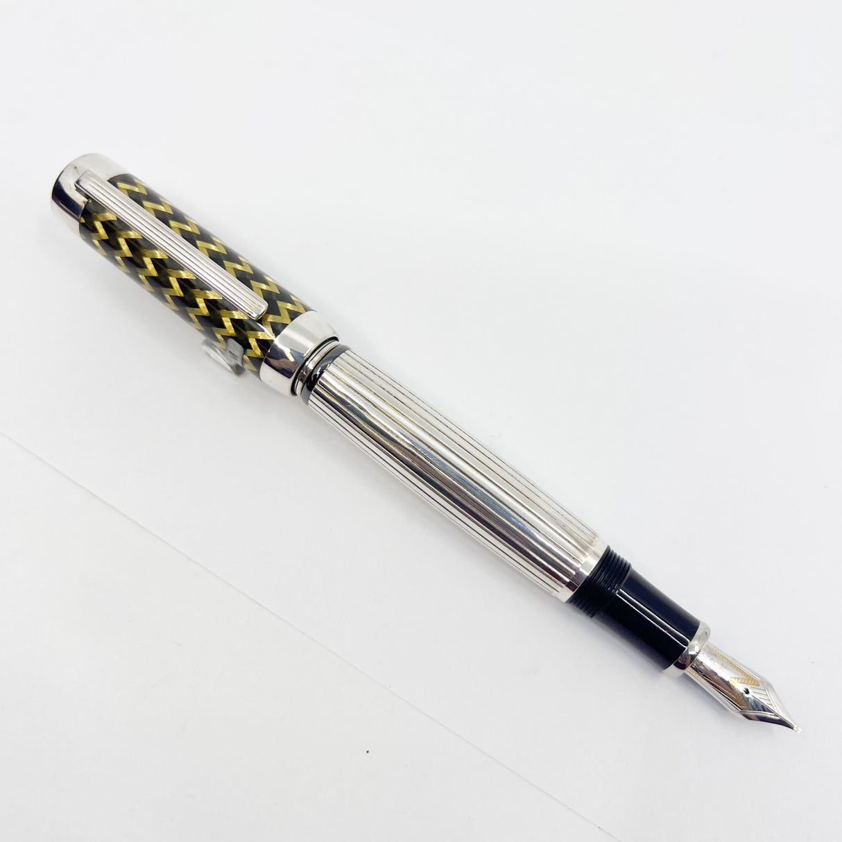 Montblanc J.P. Morgan 2004 Patron Of The Arts Limited Edition Fountain Pen - Medium 18kt Gold Nib