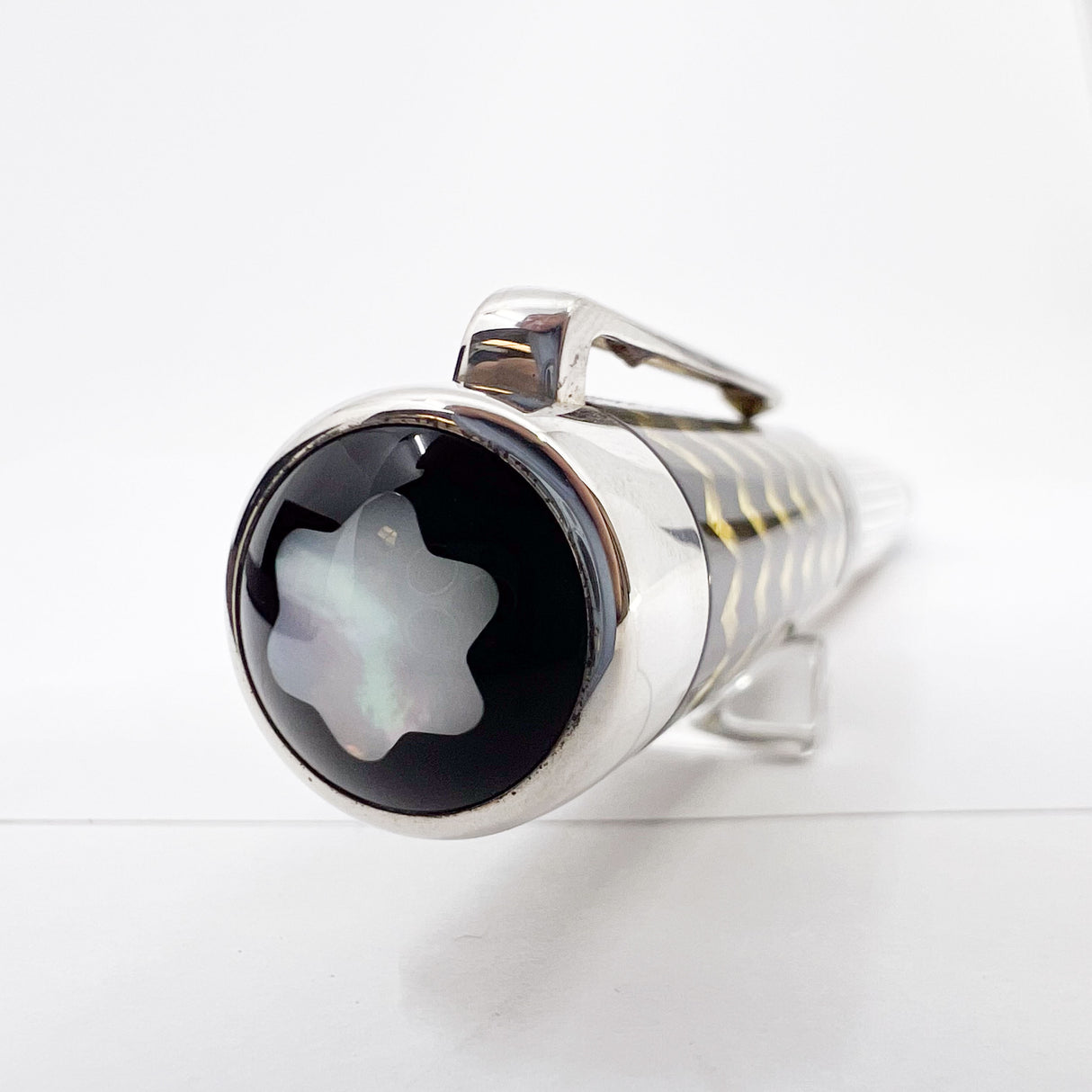 Montblanc J.P. Morgan 2004 Patron Of The Arts Limited Edition Fountain Pen - Medium 18kt Gold Nib